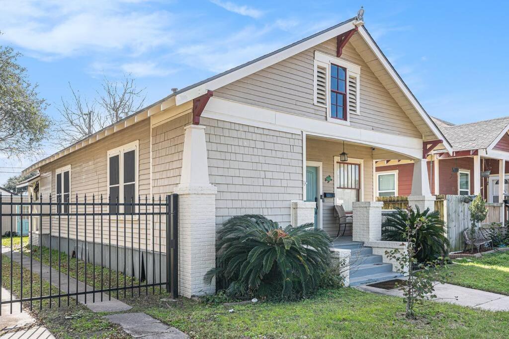Beachy Bungalow! 2Bd, King Bed Galveston Ngoại thất bức ảnh