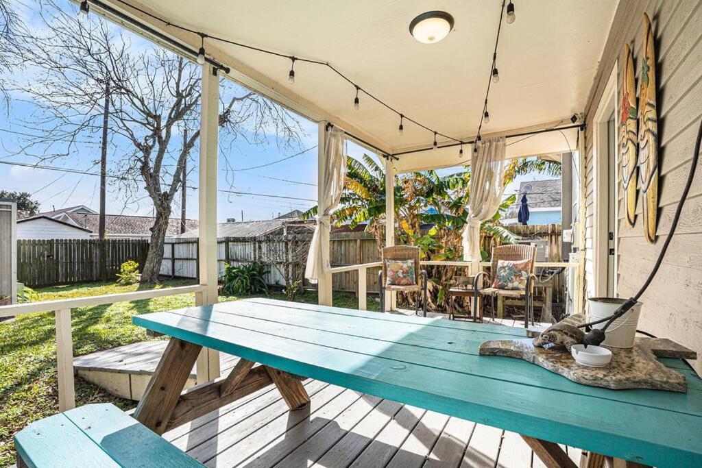 Beachy Bungalow! 2Bd, King Bed Galveston Ngoại thất bức ảnh